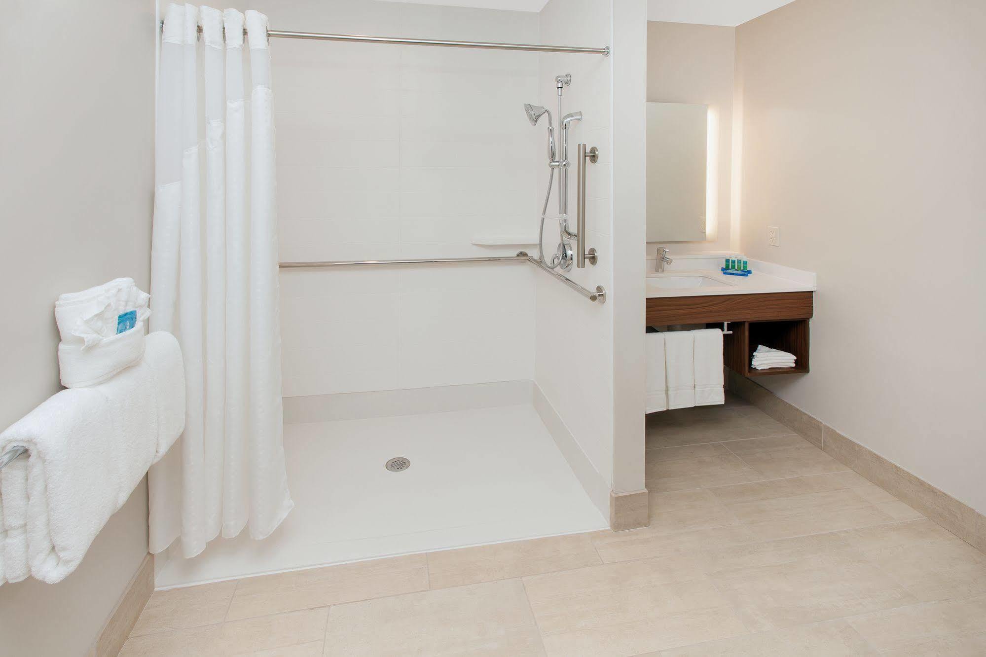 Holiday Inn Express & Suites - Sterling Heights-Detroit Area By Ihg Luaran gambar